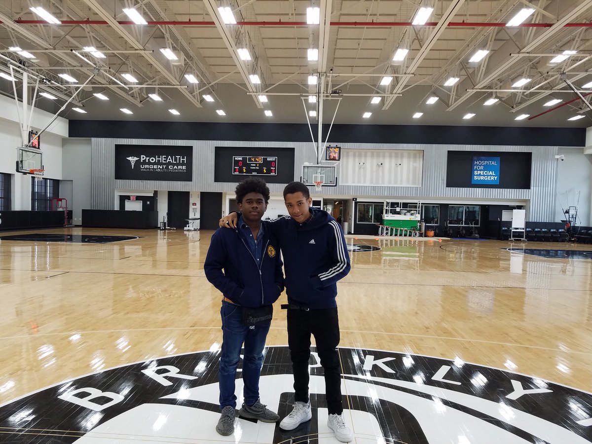 bcamhs's tweet photo. So excited to be inducted into the #MBK district charter! Congrats to 12th grade teacher Mr. Davis, and seniors Kamal Harris and Chino Zeno for receiving this honor last week at Barclays! #bcamhs @BKNorthNYCDOE https://t.co/xVj8WyxvwN
