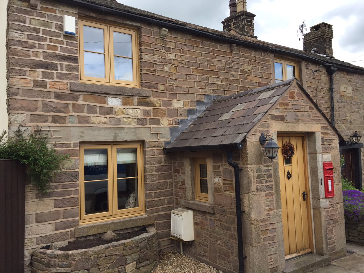 mcdermottwindow's tweet photo. Another happy repeat customer π @residence9 @dekkowindows #R9 #EnglishOak #Cottage #MakeItRight #Recommendedinstaller https://t.co/z2Fftyh9zf