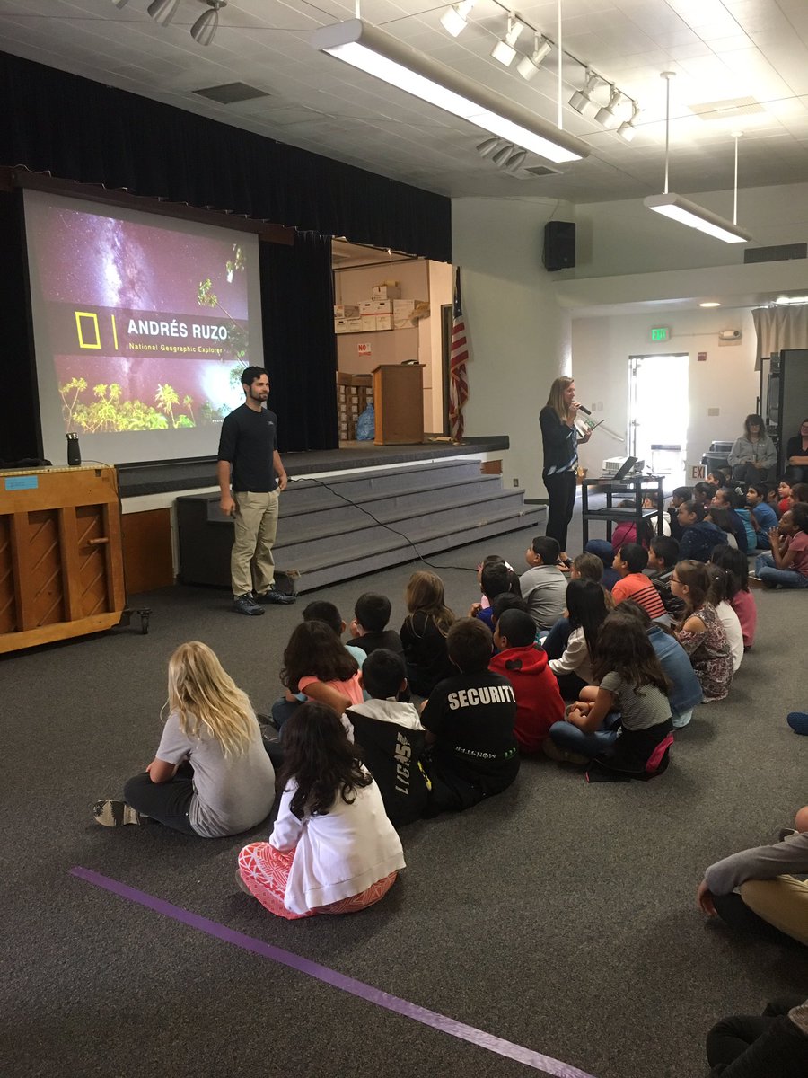 hdfrench_holly's tweet photo. @JohnsonCVUSD students meeting a geothermal scientist who takes legos world wide on explorations. #boilingriverproject @CajonValleyUSD https://t.co/wsDZ2dftBU