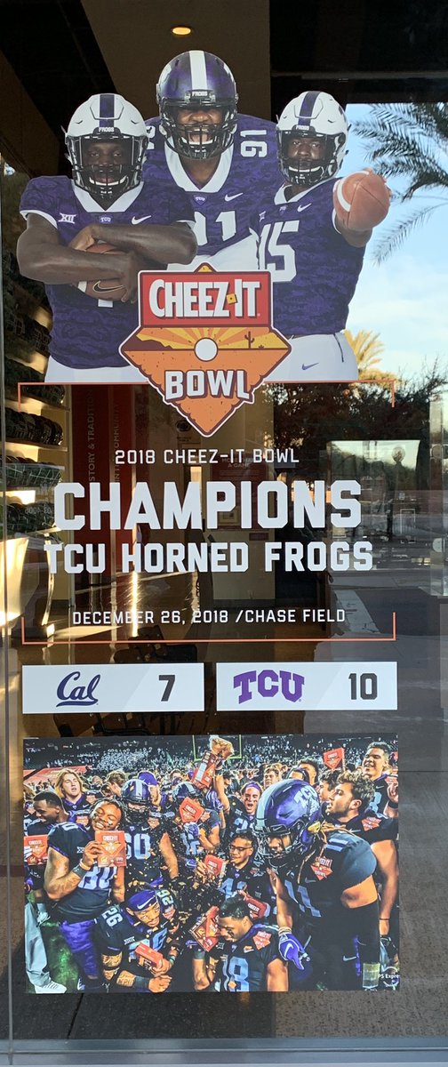 scottleightman's tweet photo. We have #TCUvsCal tonight in NCAA baseball. Where have we seen that before π€
π Oh yeah, @TCUFootball and @CalFootball in the @CheezItBowl back in December #FBF https://t.co/Iwz2z6jlUP