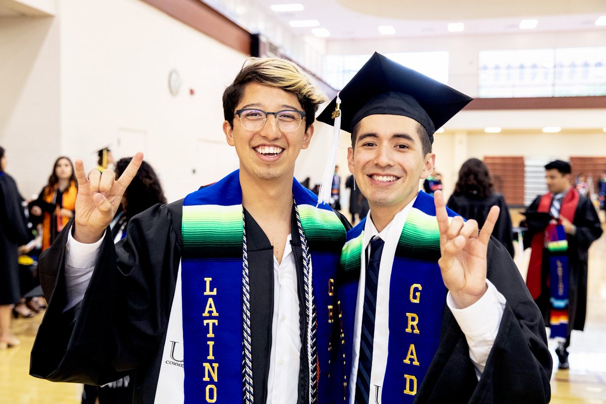 UTexasStudents's tweet image. Still celebrating #UTGrad19!🤘🎓🧡 #LonghornFriday #UT19 #InfluencingtheLonghornLife