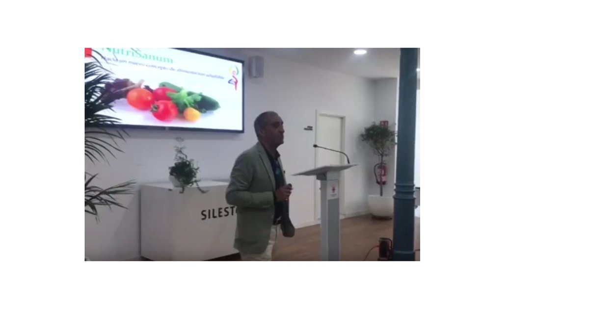 _afmurillo's tweet photo. Colaborando en la promoción de hábitos de vida saludable con @NutriSanum, @Almeria2019 y Centro de Salud Alcazaba
 https://t.co/SzPx33AfEl https://t.co/bkZwG9Y1zZ