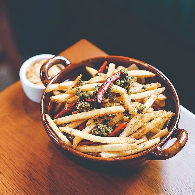 my way to deal with hangover⠀⠀
⠀⠀
#frites #food #frenchfries ⠀⠀
#chili #MustardLeafPickles ⠀⠀
#nuitssonores #Lyon⠀⠀
#hellofriday