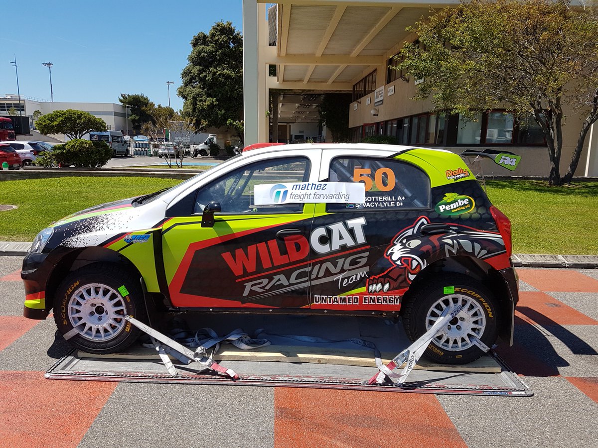 Au départ de Marseille ce soir: ce véhicule de #rallye à l'export, destination Lusaka, via le Luxembourg et Johannesburg. Son nouveau propriétaire l'attend avec impatience, on le comprend :)