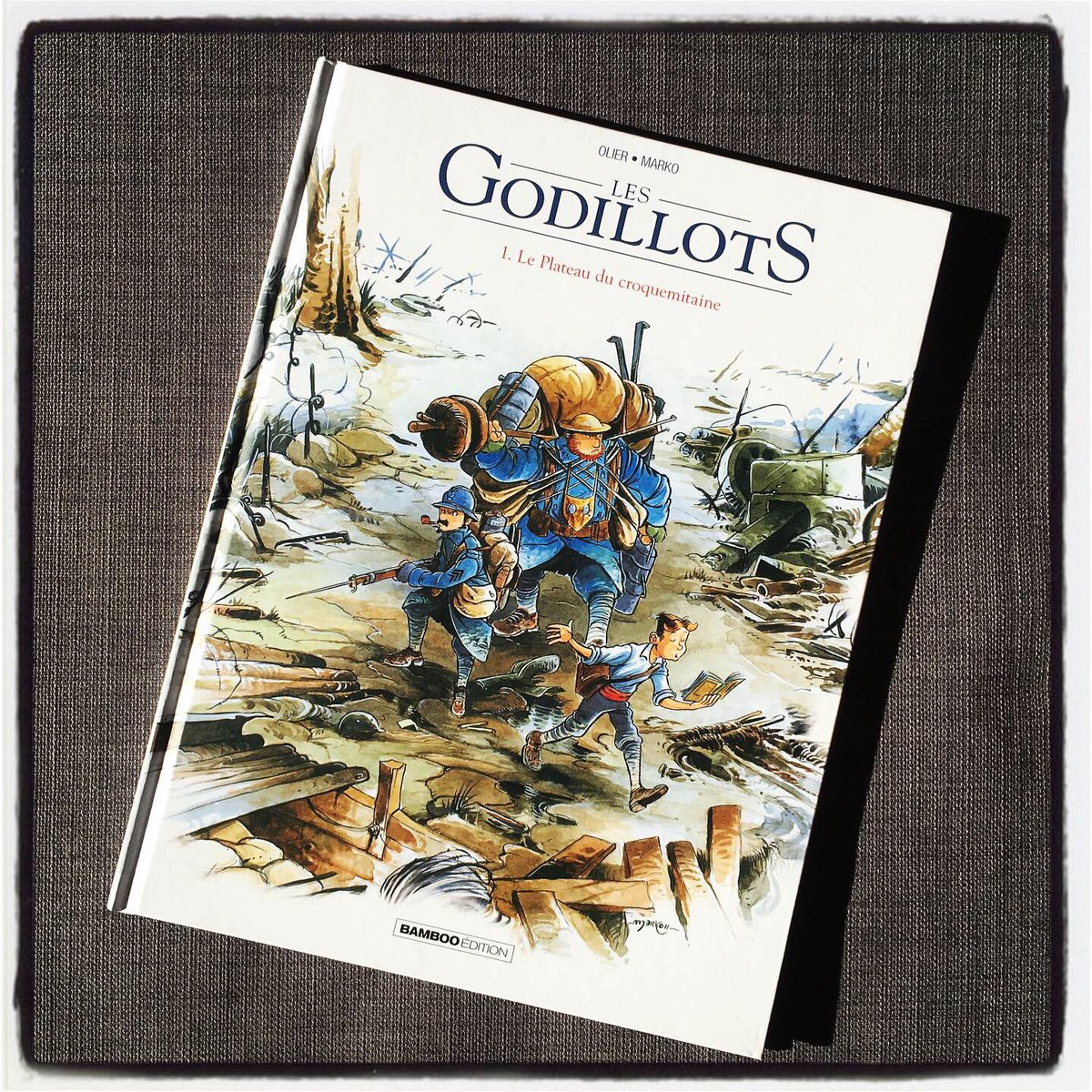 RenaudFevrier's tweet photo. Lecture du jour (du mercredi 8 mai...) ! #UnJourUneBd #BD #BandeDessinee #MercrediBD #VendrediLecture #LesGodillots Tome 1 #Olier #Marko @bamboo_edition https://t.co/UIvt4l9sbC https://t.co/cdUZThPNAI