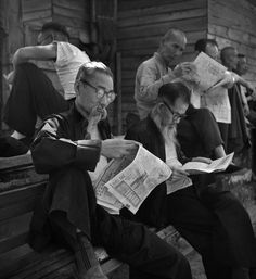 EmilianoSarcos's tweet photo. Fotografías del Hong Kong de los años 50, capturadas por Fan Ho. https://t.co/D3cnwkKVMN