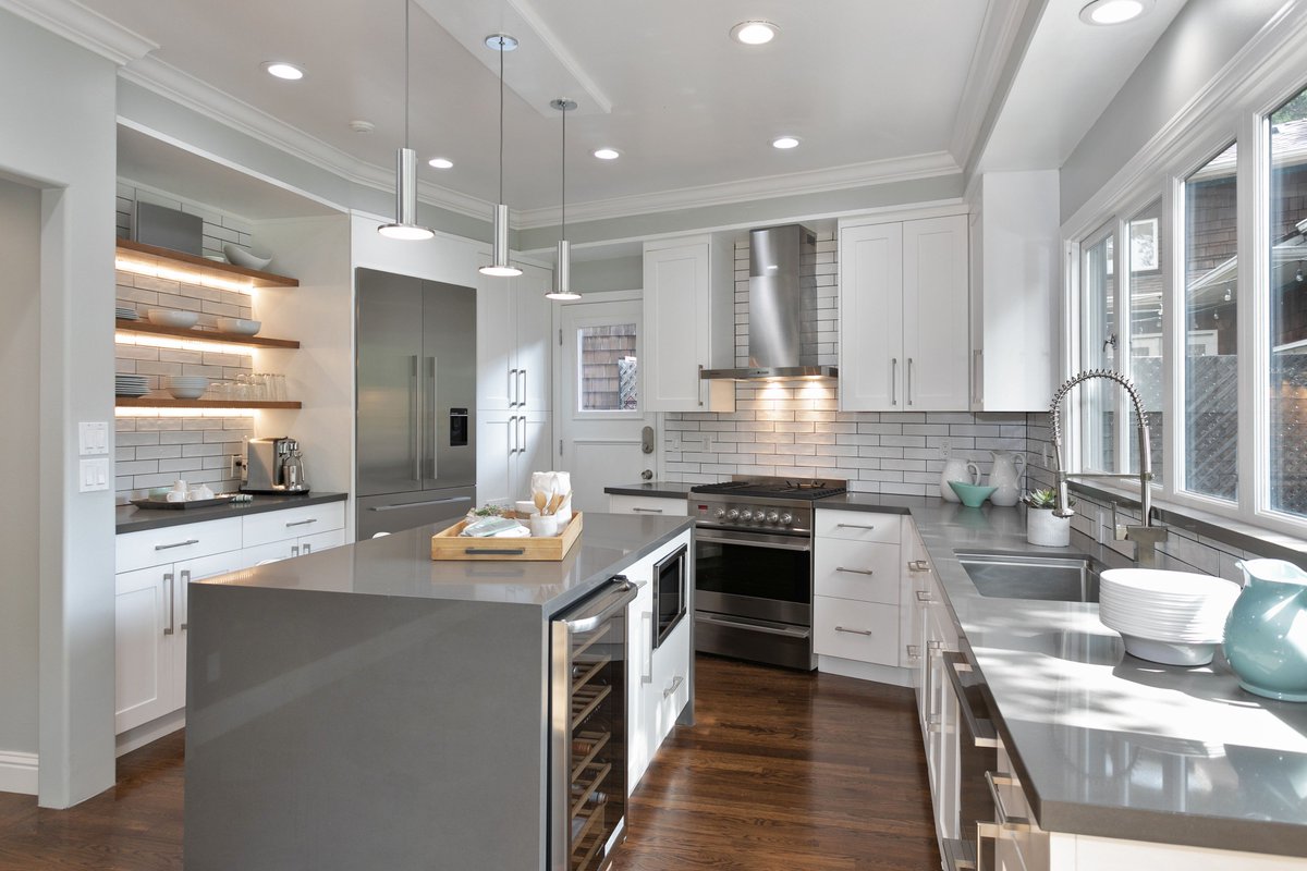 grubbco's tweet photo. In the Claremont neighborhood of Berkeley, 161 El Camino is an updated home waiting to be enjoyed:
https://t.co/UjSy3Ob2Nn
#berkeley #realestate #modernhome #claremont #luxurypotfolio #berkeleyhome #moderndesign #kitchen #diningroom https://t.co/bh0v1yhNV0