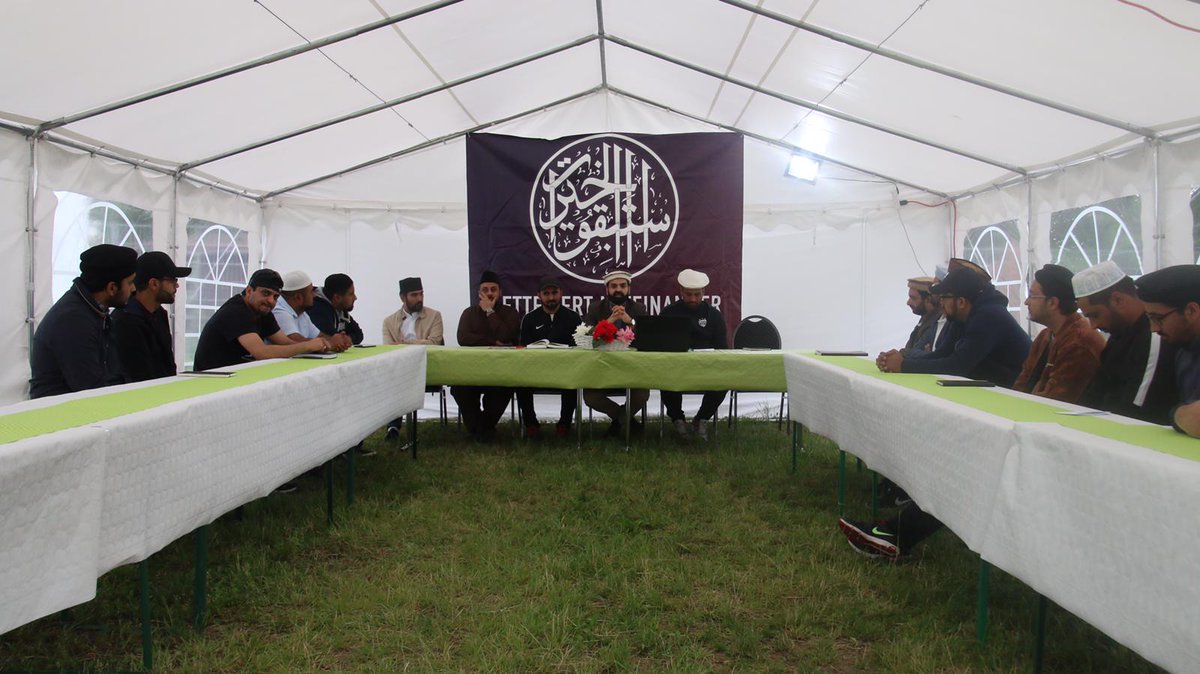 MKABaden's tweet photo. Gemeinsamer sportlicher #Iftar mit Sadar Sahib Majlis Khuddam-ul-Ahmadiyya Deutschland, Regional Qaid Sahib und Qaidine Majalis der Region Baden in Mannheim https://t.co/IwYp1u60tC