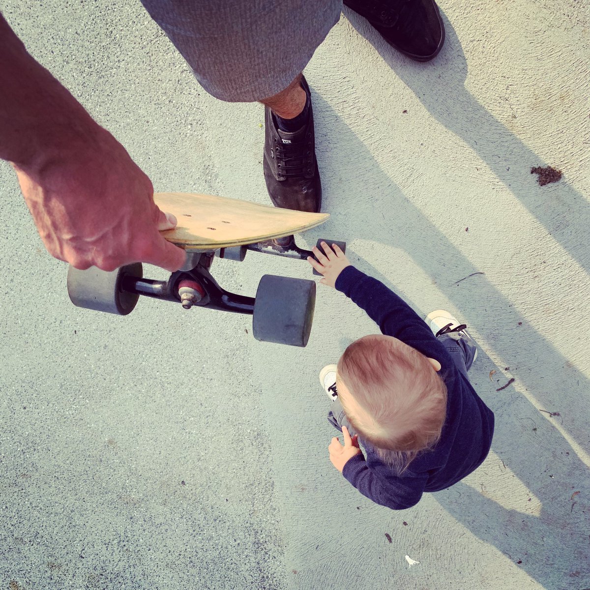 JoeyFeith's tweet photo. Took Ollie for a skate yesterday. I feel like I checked a big ol’ box off of my fifteen-year-old-self’s bucket list. 🛹🧔🏻👶🏼❤️ #liveeveryadventure https://t.co/gf1qo5vEuD