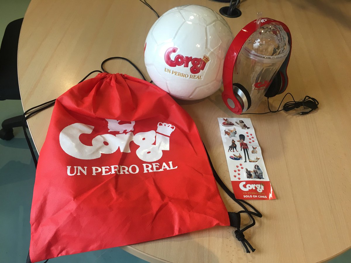 caracoldepeli's tweet photo. Este fin de semana más premios para los oyentes de: De Película de Caracol Radio, que nos siguen en Twitter, 4 kits de Corgi: un perro real, muy pendientes del programa. https://t.co/SdS4GoxaDC