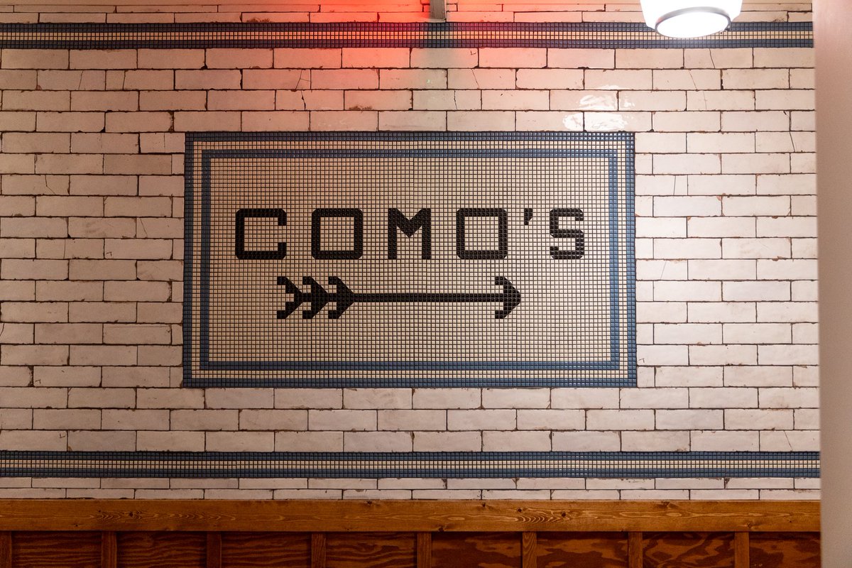 comosrestaurant's tweet photo. If you're looking for a sign that you should eat #Pizza tonight, this is it. 

📷: @EaterDetroit https://t.co/4u0E9mS8c3