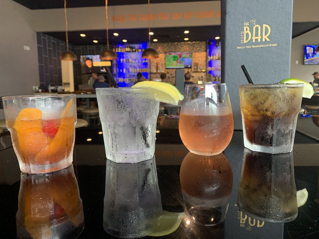 FriscoBar's tweet photo. It’s Friday! Pick your poison! 
.
.
#tfb #thefriscobar #visitfrisco #happyhour #weekend #fridayvibes #cheers @HALLParkFrisco @visitfriscotx https://t.co/uyv2btrWlw