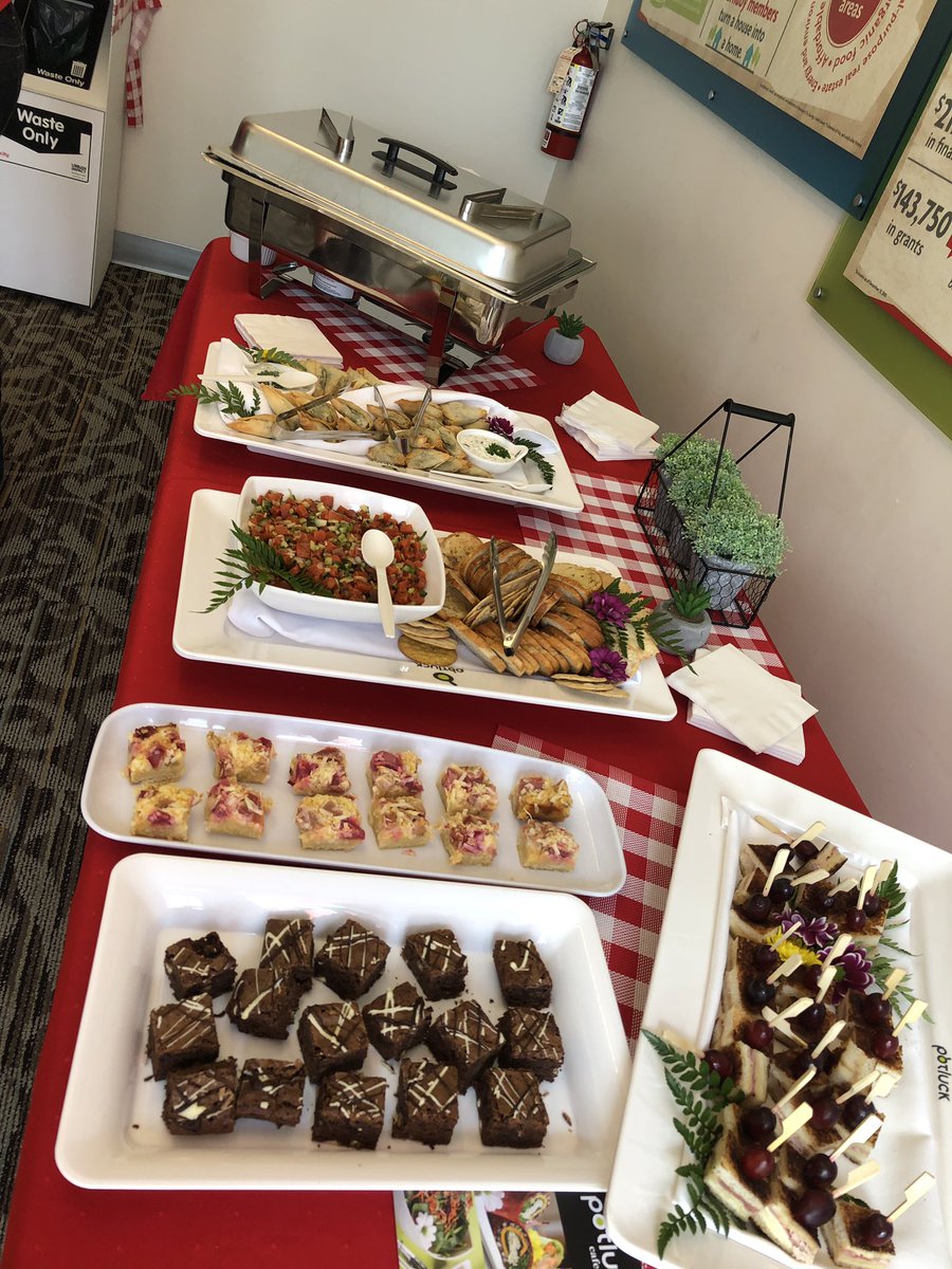 VancitycuMONICA's tweet photo. Event is getting started! Pop by #VCbranch16 for our #memberappreciation and #smallbusinessshowcase @vancity #Br16ThxU https://t.co/2SrlUhTU4V