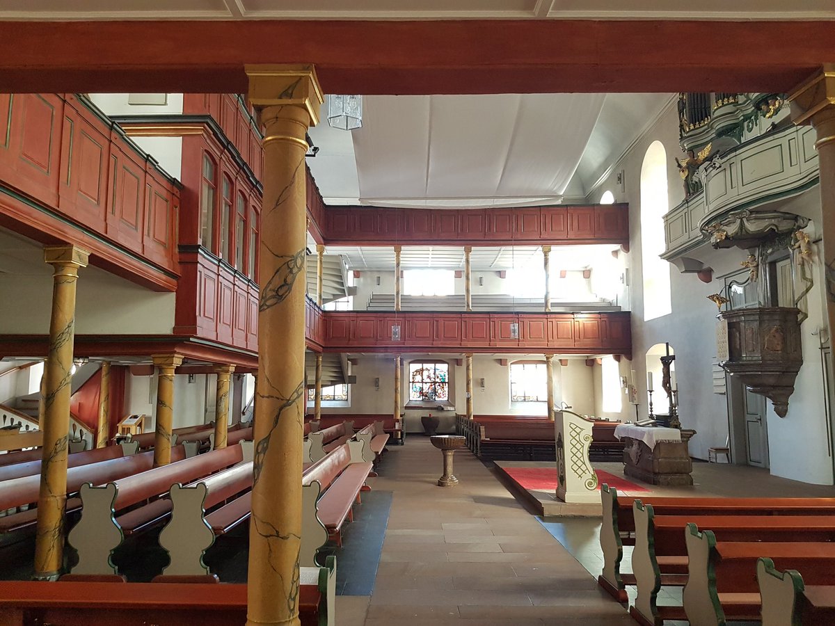 FVerreist's tweet photo. The protestant #church of #Erbach is located next to the #castle. The Duke's seat inside is on the same level as the priest's pulpit. State and religion on the same level, so to speak. 
#Travel #photo #sightseeing #Germany #Odenwald #architecture https://t.co/dCwJORtZpz