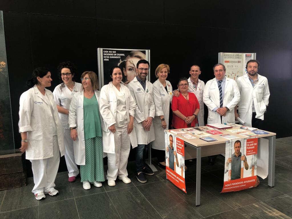 genrsan's tweet photo. #DíaMundialSinTabaco  los hospitales #HULA y #AMariña conciencian hoy sobre el daño del tabaquismo #espacioslibressinhumo  #vivesintabaco para ello dimos información divulgativa @chusptaboada @Juankoko77 @angeles_dono @Pilar_RguezLedo @ALFICONI @rafillan71 @RBarbosaLorenzo https://t.co/tH7sb3S5jz