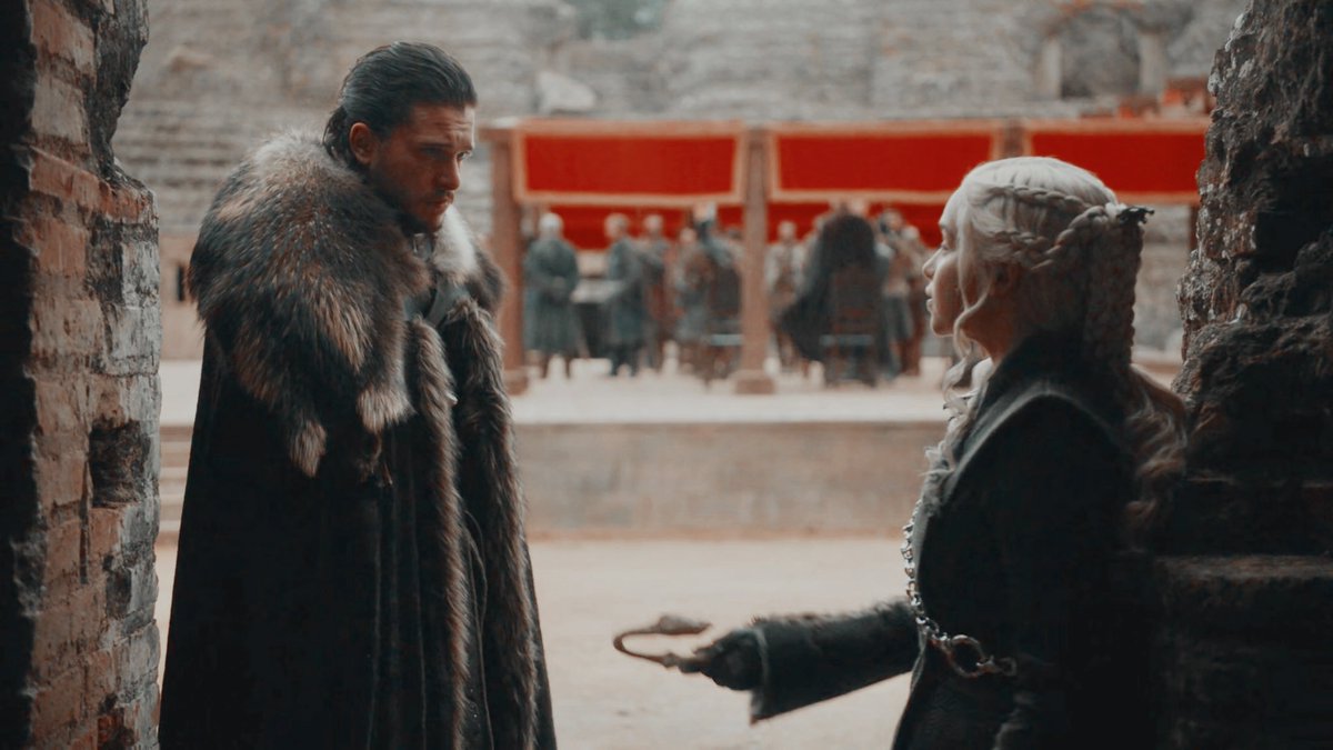 eunjinxna's tweet photo. Jon giving dany the baby dragon skull, Dany giving it back to him. them talking about the end of the Targaryens, and Daenerys not being able to have children, and Jon saying she's wrong,,,,,,,,,,,,,,,,,,,,,,,,,,,,,,,,, what was the reason? WHAT WAS THE REASON???????? https://t.co/qZIwMVJCVl