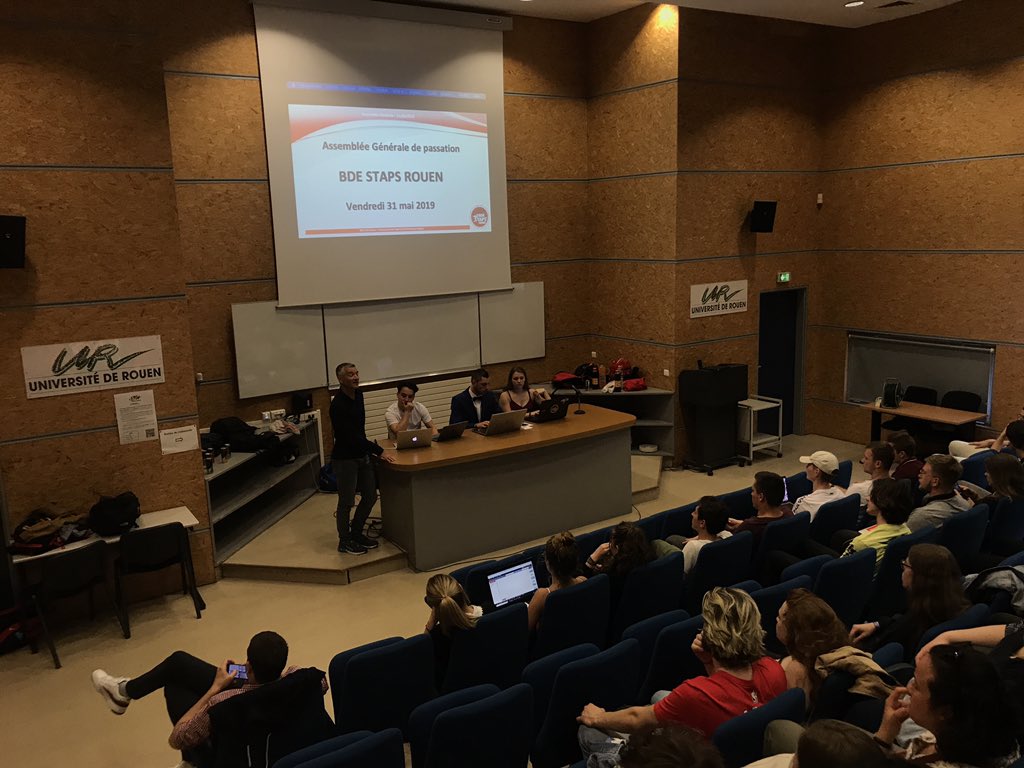 Olivia_Chbrl's tweet photo. Un très grand bravo à toute l’équipe du @BDEStaps_Rouen. Un bureau soudé, dynamique que j’ai eu le plaisir de suivre toute cette année 🤝              Encore bravo à vous pour tout le travail effectué 🔴⚪️ https://t.co/624yRFGZ81