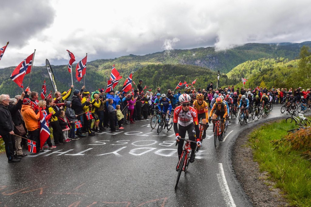 Racing in a beautiful scenery with amazing crowd! Goosebumps. 
(📸 <a href="/GettySport/">Getty Images Sport</a>) #CaptainsOfCycling #TourofNorway