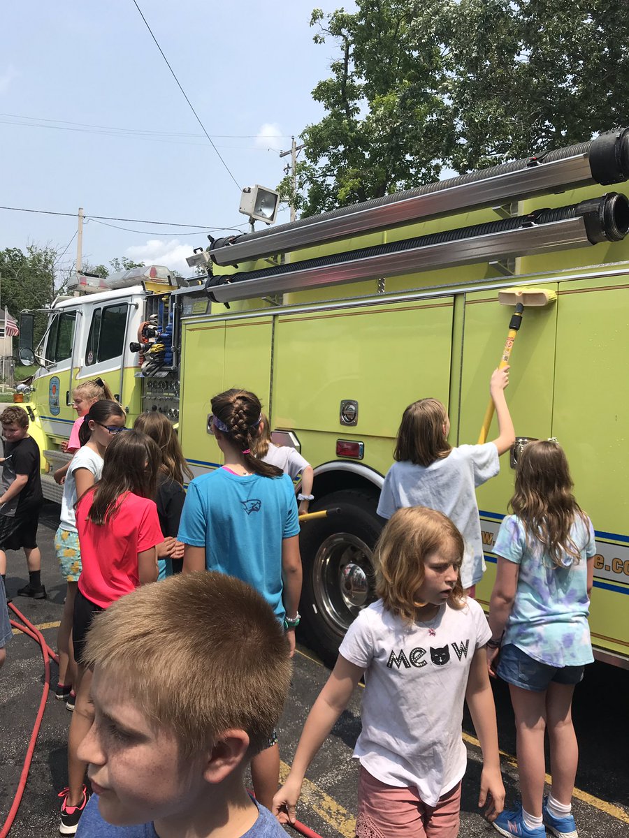 mrsfreywes4's tweet photo. ๐ฆ๐๐๐ฆ #fifthgradeserviceproject #WeMatter #WeAreNorthern https://t.co/Q0GbhuIEzu