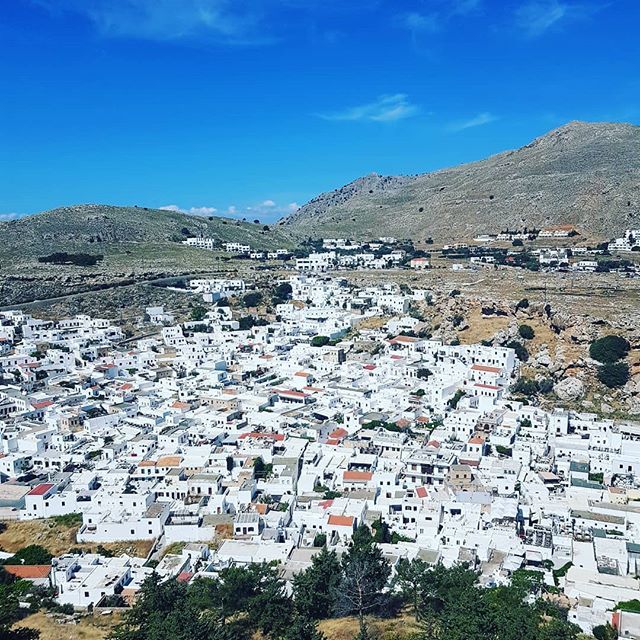 LindianCollect's tweet photo. The sugar cube Village 🏠

#TheLindianCollection #Lindos #lindosgreece #travel #traveltheworld #holidays #summer2019 #greece #summerinlindos #greecelover #rhodes #iloverhodes #islandlife  #discovergreece #visitgreece #greecestagram #greecelover #greek… https://t.co/wMvqmDX0Db https://t.co/p0WrLA2Adh