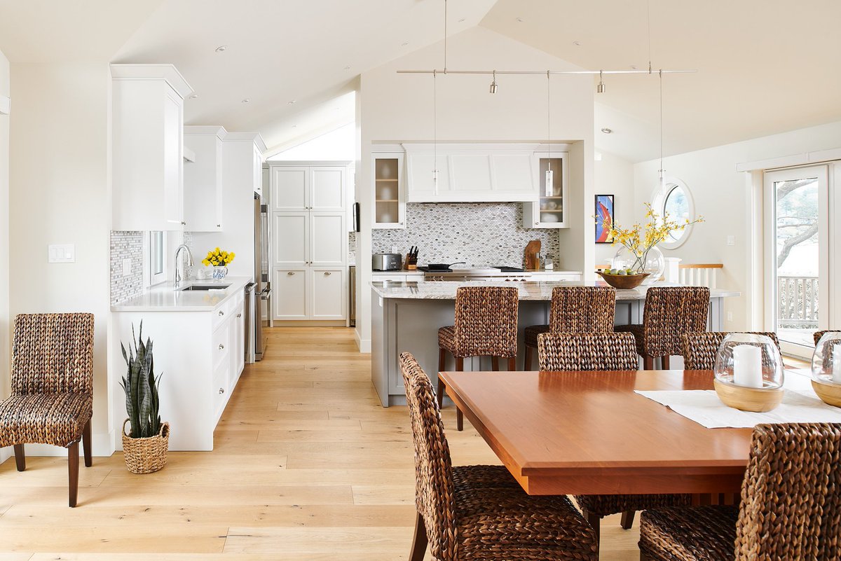 Spruce Magazine On Twitter Love This Beach House In Cadboro Bay