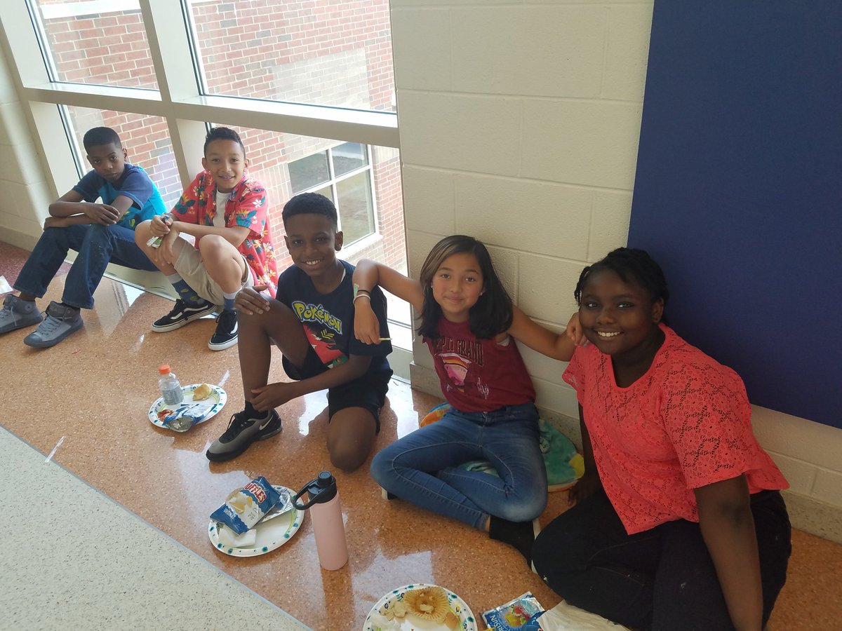 mrshaighsclass's tweet photo. Celebrating out 5th graders before they're off to middle school! Bon Voyage Day! @CatawbaTrail https://t.co/jRdGCRWQ6M