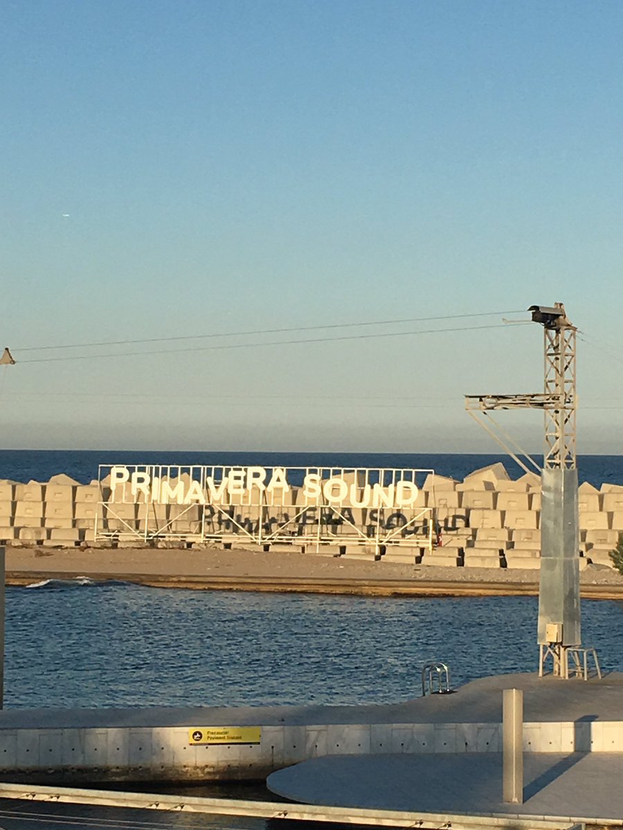 deniix666's tweet photo. Día 2 amonooos! @Primavera_Sound #Myprimavera #ps19 https://t.co/6KGVslWAfL