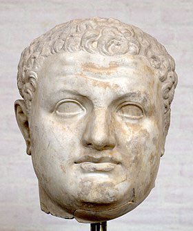 Team_BPeach's tweet photo. Sur cette image il s’agit de Titus, Empereur Romain qui régna de 79 à 81 ! Mais désormais, il est plutôt temps d’introniser son homologue geeko-contemporain parmi notre équipe de joyeux lurons ! Chers followers, nous avons un nouveau BP : @Titusmanlius03 ! 🥂👏🤩#BootifulPeach https://t.co/PJtVOf6xbO