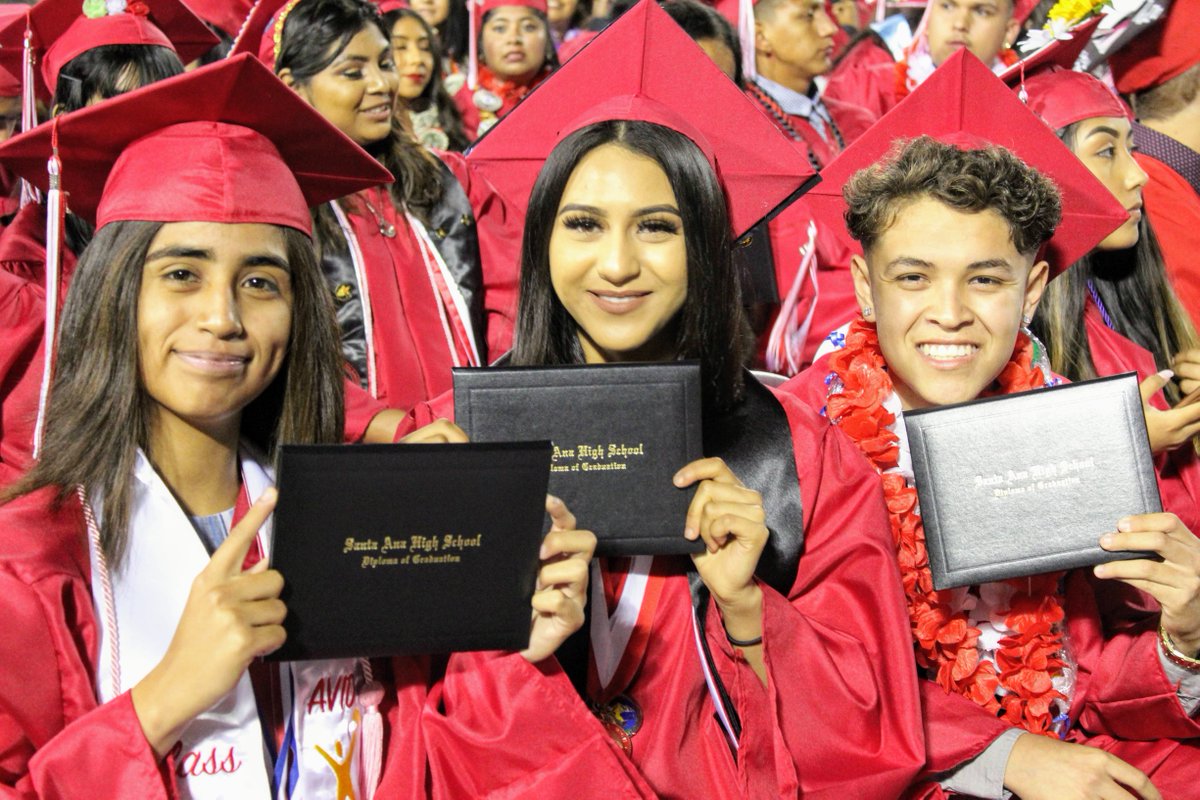 SantaAnaHS's tweet photo. CONGRATULATIONS TO THE CLASS OF 2019!
Once a Saint, ALWAYS a Saint! https://t.co/4RQwZgpiSU