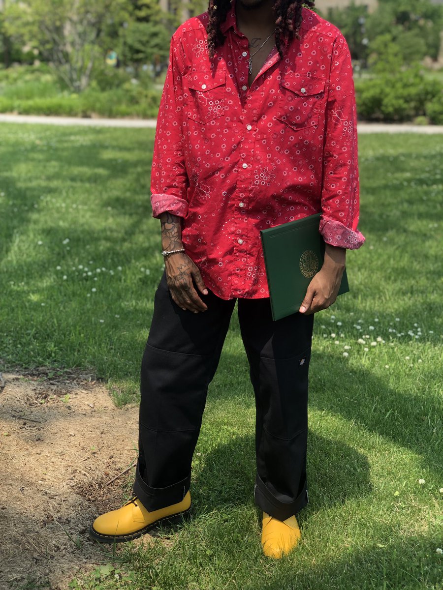 MangosMind's tweet photo. Missing out a whole year of Football &amp; barely making it through High School, Bankrupt at Erie Community College and leaving with a 1.7 GPA, Graduating at BCC with a 3.5, Accepted into my Dream School after three tries. Never ever give up!
Let’s see what MANgo manifests next ✨🥭 https://t.co/wWGlPWA1uq