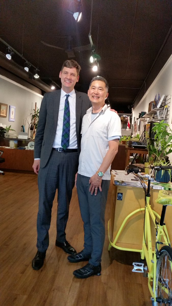 BC_Commuter's tweet photo. Thanks for your support @Dave_Eby for the #CommuterChallengeBC. Sustainability is on Beautiful BC's agenda, is it on yours? Show your support, use #sustainabletransportation join the challenge. Register yourself or your workplace NOW! #biketoworkweek #compasscard https://t.co/kVKyToohfY