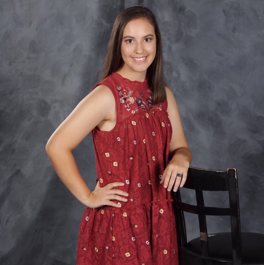 MarissaKubala's tweet photo. Your graduation day has finally arrived!! We are all so incredibly proud of everything that you have accomplished! Love you more than you’ll ever know, Sara Olivia! @sara_kubala #AliceECHS #AliceHighSchool #GRADUATIONDAY ♥️🎓🐺#Seniors2019 https://t.co/xuSrmTx63Q