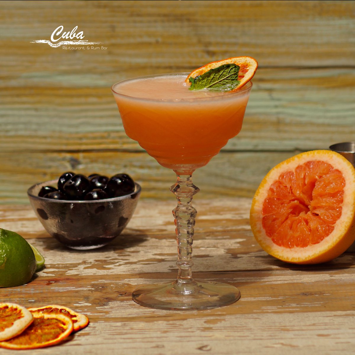 Cubanyc's tweet image. Make it a Cuban night and escape where paradise begins with our special cocktail Hemingway Daiquiri . . .
#veryrefreshing #rum #cubanyc #delicious #drinknyc #happyfriday #cocktailtime #craftcocktails #drinknyc #mixology #drinkup