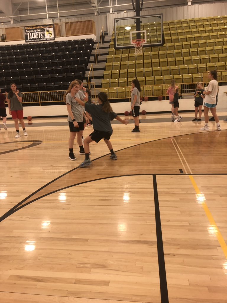 HoopsClinton's tweet image. Working on defensive slide