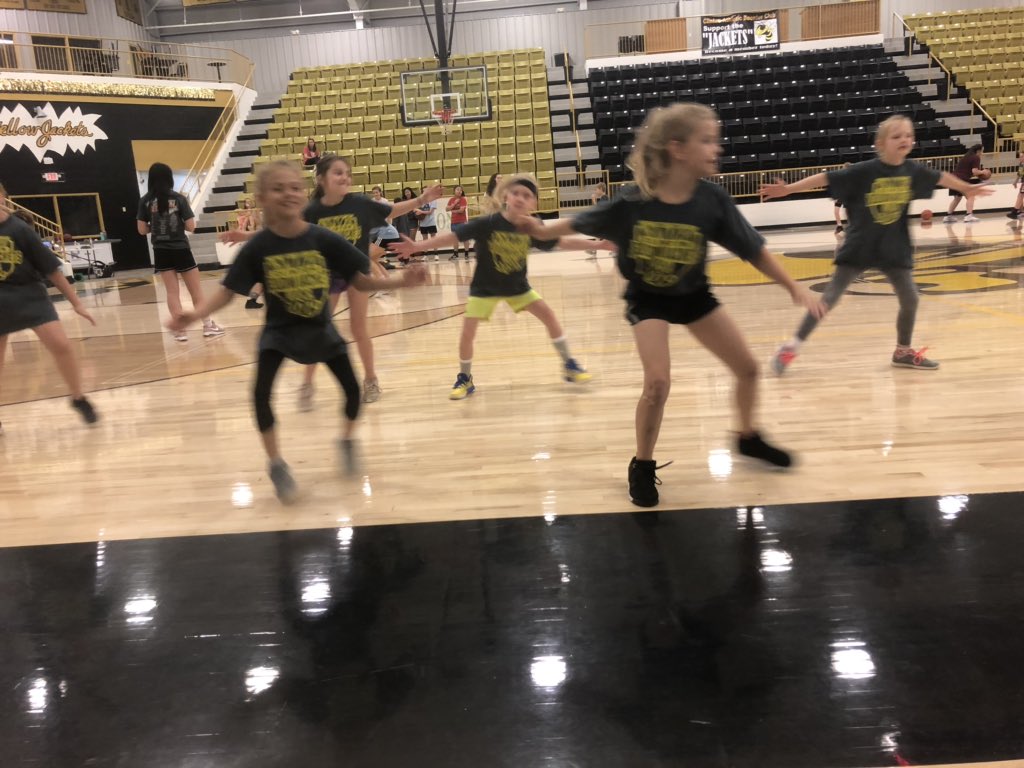 HoopsClinton's tweet image. Working on defensive slide