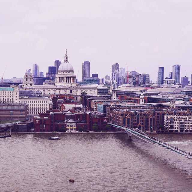 CecileMLeblanc's tweet photo. London at my feet 👟🏙🇬🇧
•
•
•
#cityview #city #tatemuseum #londonbridge #london #spring #spring2019 #hmsbelfast #love #blog #blogger #blogtrotter #globetrotter #architecture #contrast #sky #blue #toplondonphoto #topukphoto #sunset #sunsetlovers #… https://t.co/cMIGRLdcSZ https://t.co/4cYlF4mwbh