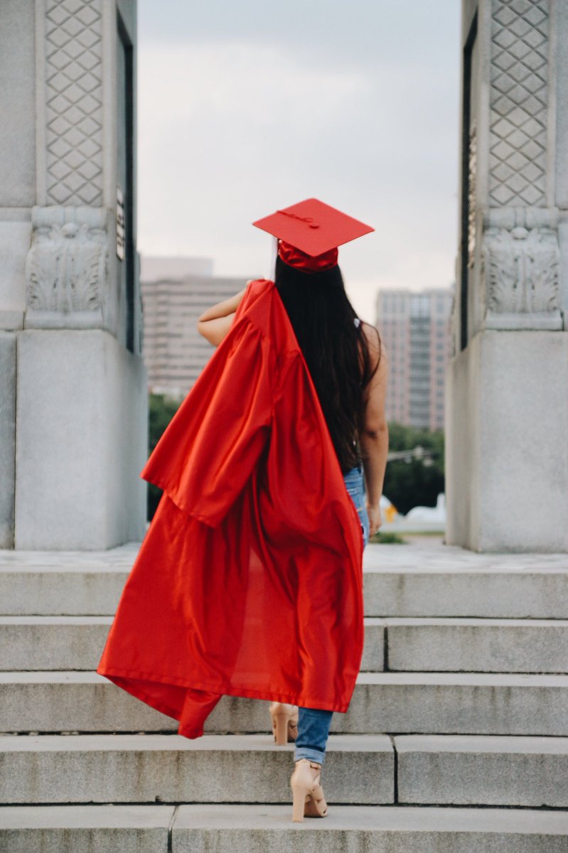 can’t wait to walk the stage. ‘19 🎓