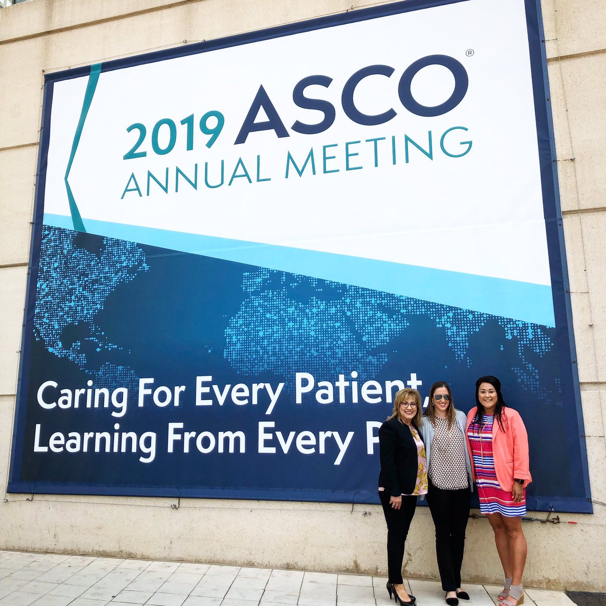 SwingIt18's tweet photo. The Swing It team as arrived in Chicago for #ASCO2019 ! Looking forward to learning about all the latest research and updates. We’ll be posting updates throughout the weekend. Stay tuned! 

#SwingIt
🎗 https://t.co/HYdka3DUmc