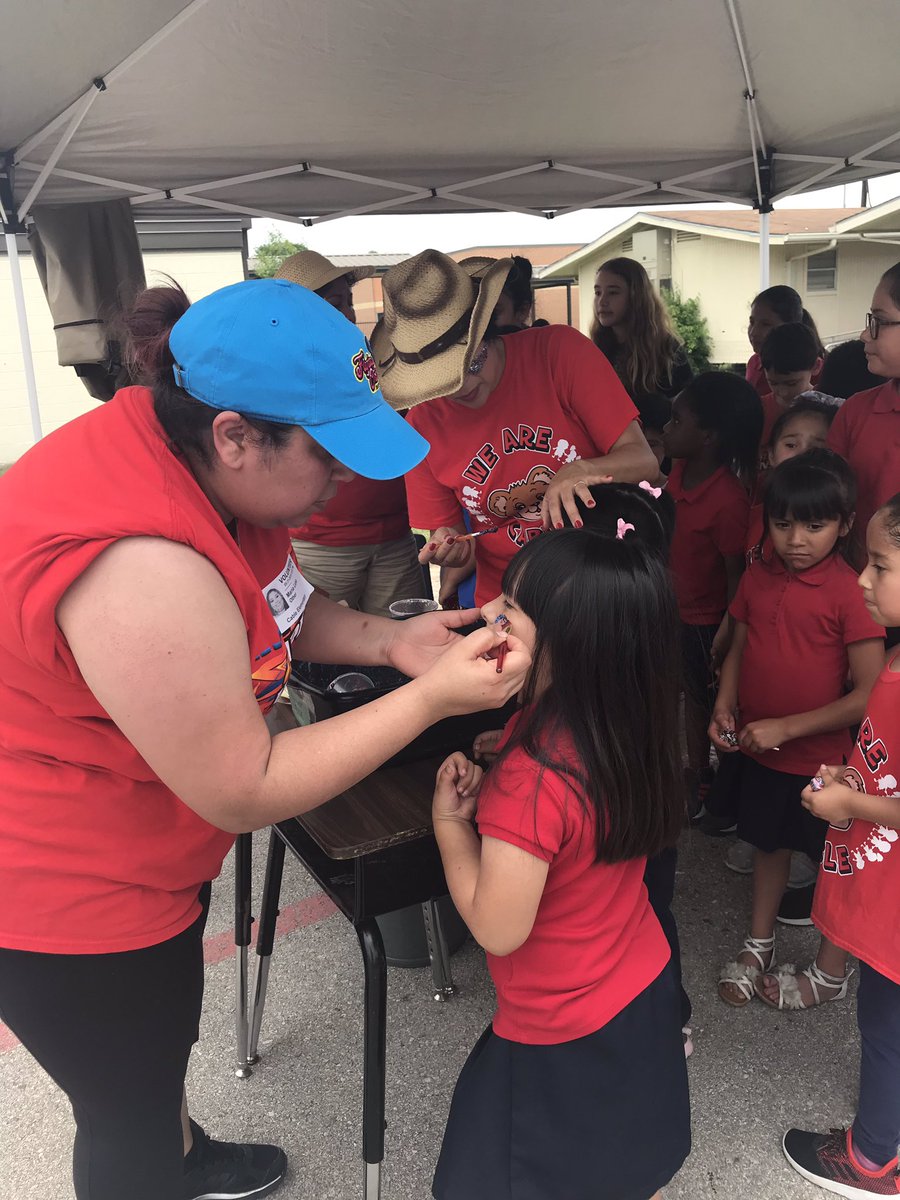 Ludgie1320's tweet image. Cable student success carnival #thisiscable #cableproud @NISDCable @SillerRosie @jgarza077 @MrsDAliano