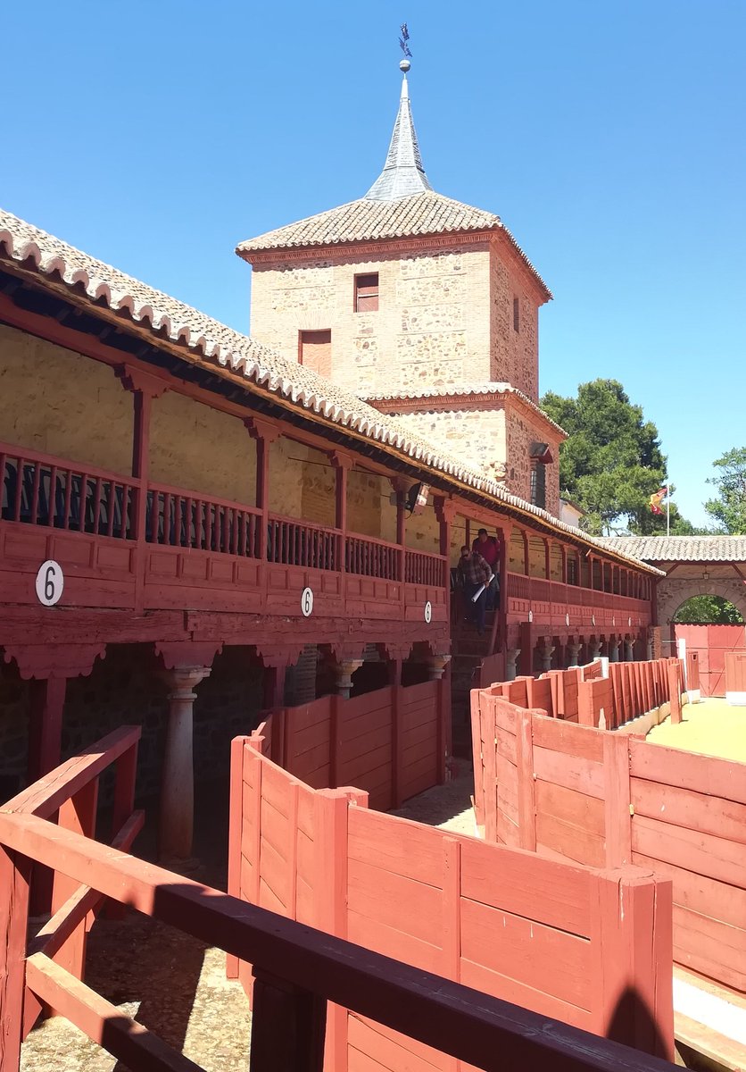 martindeblas's tweet photo. #SienteCLM
Es un privilegio alcanzar 911 retransmisiones TAURINAS en @CMM_es hoy en #LASVIRTUDES
31 mayo #DíadeCLM #CMM https://t.co/5b87vJ3ipk