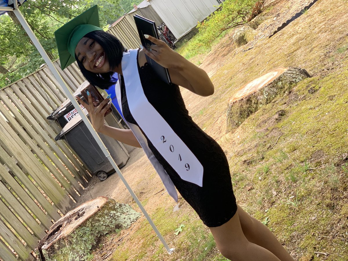 infinityisangel's tweet photo. Ya girl WATER finally graduated @SCHS_Class2019 #2K19grad #2k19 #classof2019  #SCHS https://t.co/LnbxVyw6cD