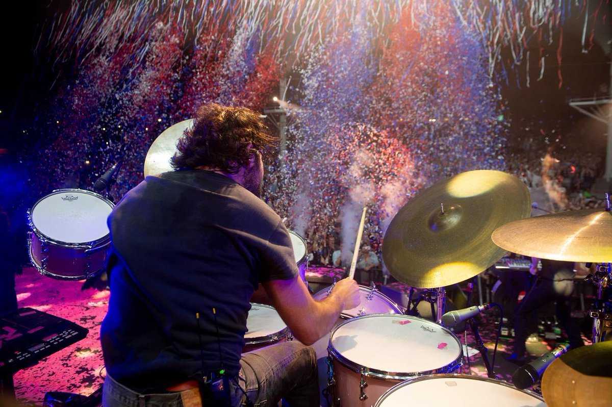 pyrotekfx's tweet photo. Who's view was better during these massive confetti blasts? 🤔 🎉
.
.
.
#thekillers #confetti #sfx #PyrotekFx #thekillersconcert #liveevents
📸: @thekillers, joshua_mansell https://t.co/ytRnE9IRtC