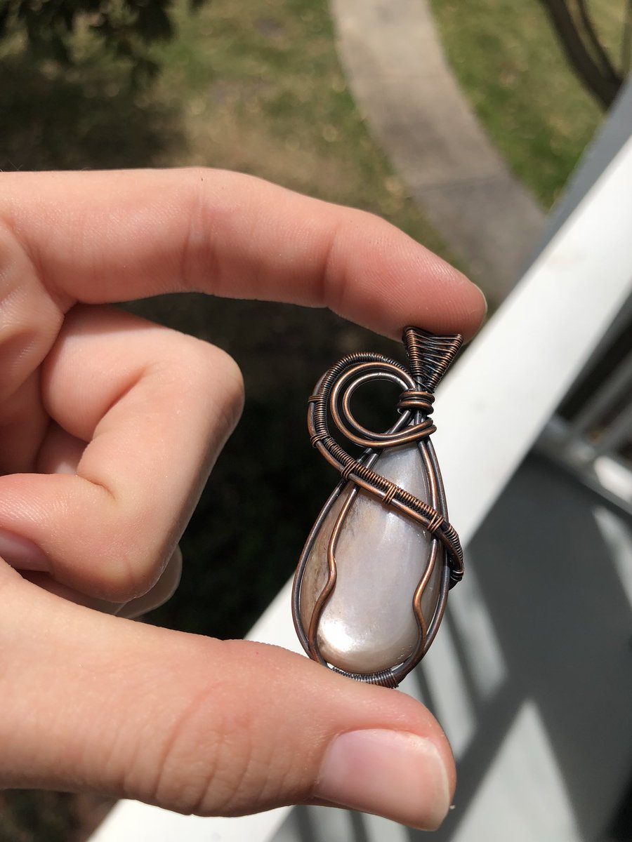 TheVelvetRelic's tweet photo. AYE

here’s a thread of new pendants !!!

dm me to claim any of these beauties 🤓 https://t.co/nTZb81pWDR