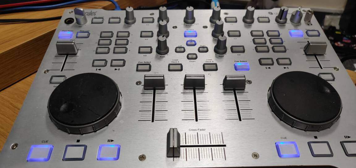 The last #weekendwarmup (of the year) is go! Tune in for a big announcement during the show!