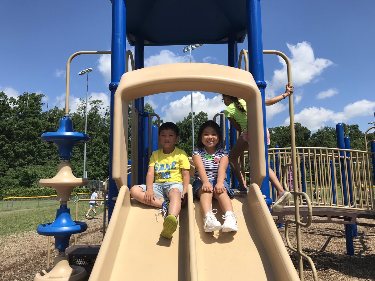 10 Day Countdown!!
🏃🏻‍♀️ ⚽️  🌞  🏈  🏃 
EXTRA RECESS DAY!!
#lovethesekids