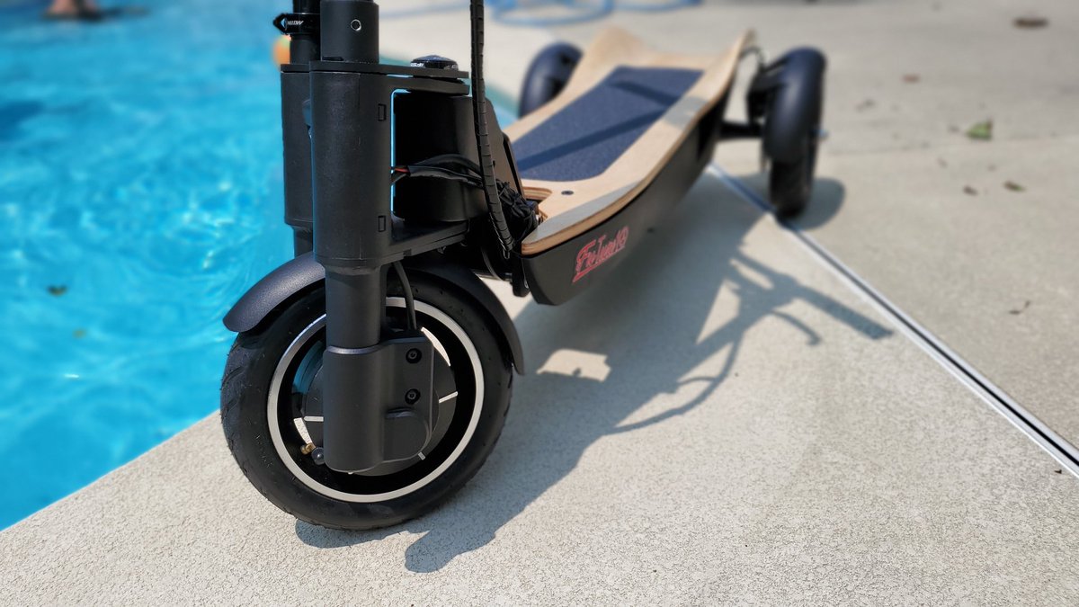 EBPMANReview's tweet photo. Amazing #foldingscooter from @skymotors review coming soon of #future10 #electricscooter  @SegwayInc @SwagTronUSA @boostedboards love to to get you #scooters on the channel. https://t.co/xyTg7A2V6n