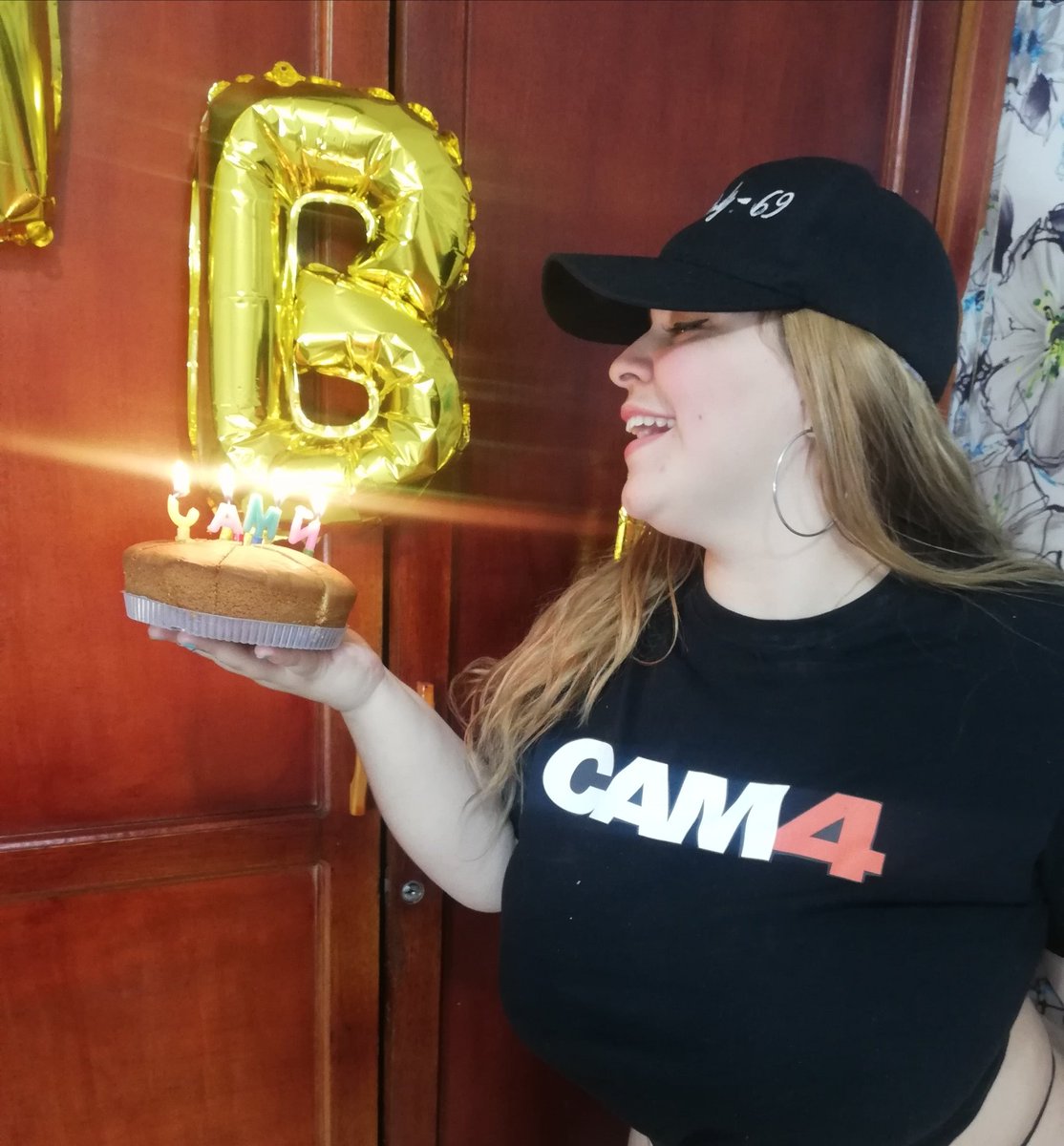 blondylicious_'s tweet photo. Felíz cumpleaños! @Cam4_ES @Cam4_DE @Cam4_FR @Cam4_UK #CAM4Birthday #cam4 https://t.co/R7Jy3LJt4k https://t.co/vGDCNbjPZY