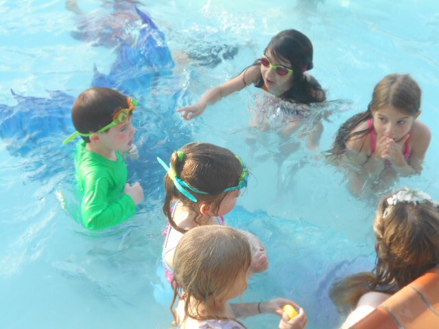 MelodytheMerma1's tweet photo. #brookhavencountyclub had so many interesting small humans! 
#melodythemermaidofdallas #mermaidofdallas #mermaidofdfw #dfwmermaid #mermaidofplano #planomermaid  #planogoodstuff  #melodythemermaid #dallas #dallaspoolparty #summerindallas https://t.co/RDF2DmyWrS