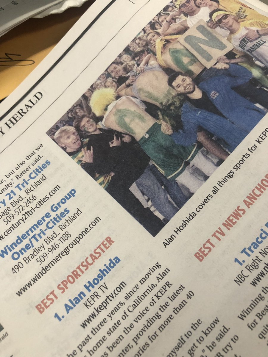 AHoshidaSports's tweet photo. Can’t thank everyone enough for this! 2x @TriCityHerald Sportcaster of the year. That’s wild! Love having the opportunity to tell the sports stories that matter to you most. Thank you, Thank you! Let’s go get 3! #Humbled #PeoplesChoice https://t.co/Mz8mGApfdk