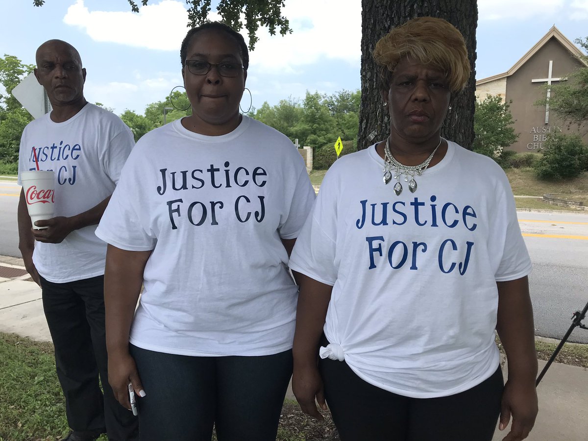 RustySuretteTV's tweet photo. Made it to Austin. Chester Jackson Jr news conference to begin at 3 outside the hospital that called 911 last month to report the Somerville man was not breathing.  Family is already here.  Waiting on his attorney. https://t.co/LEPLdbRkjn